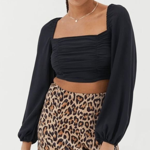 Urban Outfitters Bambi Ruched Cropped Blouse Womens Size S Black Puff Sleeve - Picture 1 of 6
